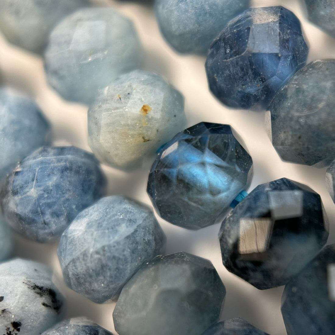 Aquamarine Stone with Rondelle Shape and faceted Finish