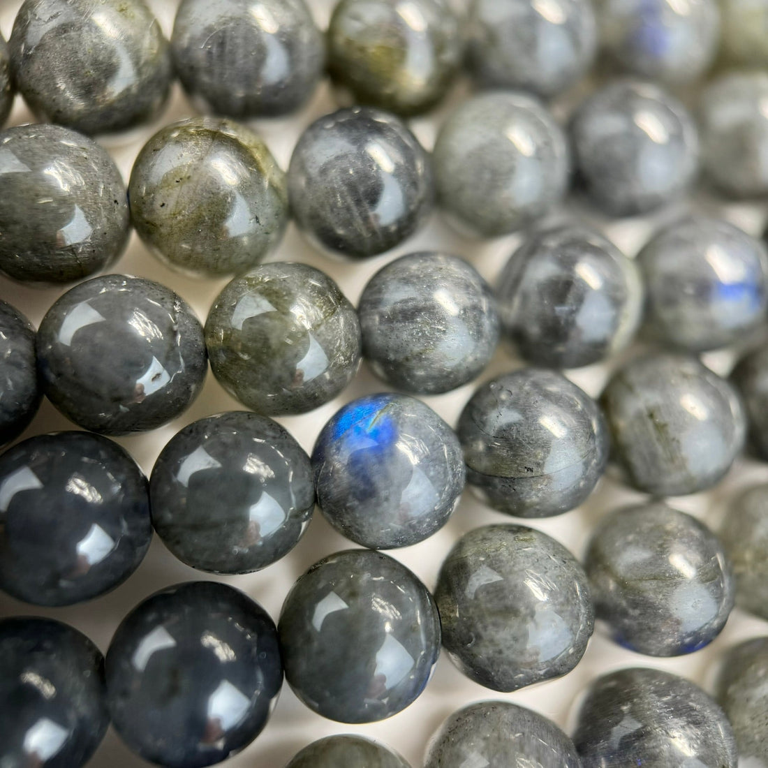 black labradorite gemstone handpicked and verified by Reza Piroznia
