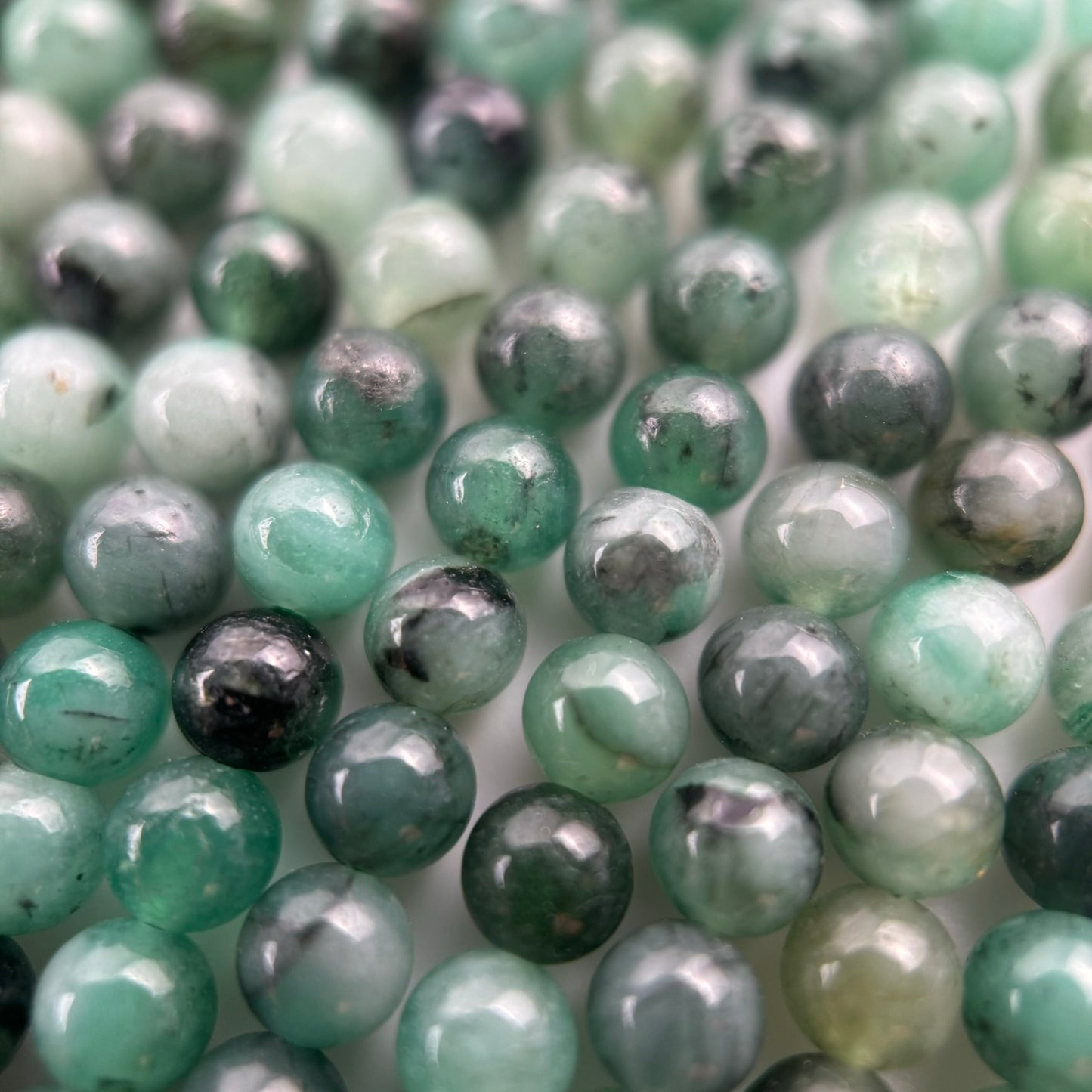 Emerald Polished Round Beads image 4
