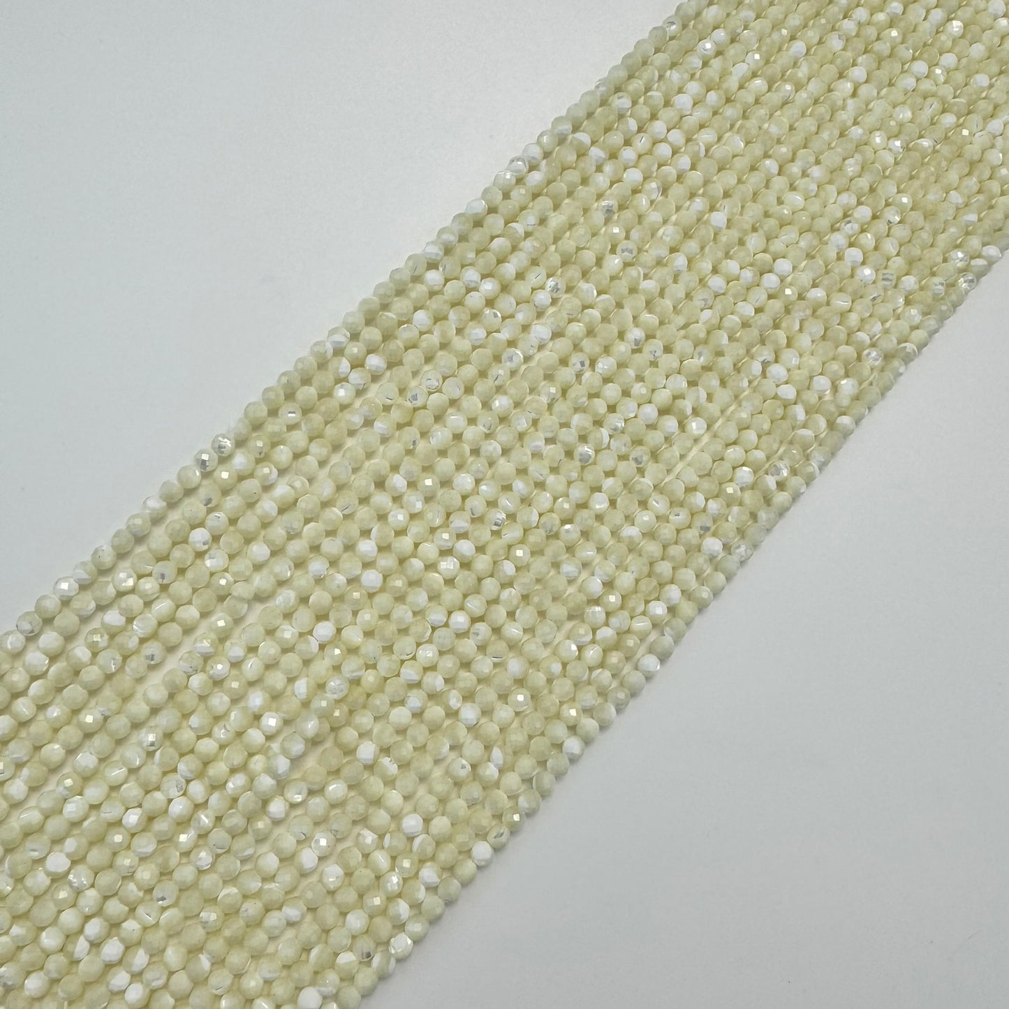 White Mother of Pearls Faceted Round Beads image 3
