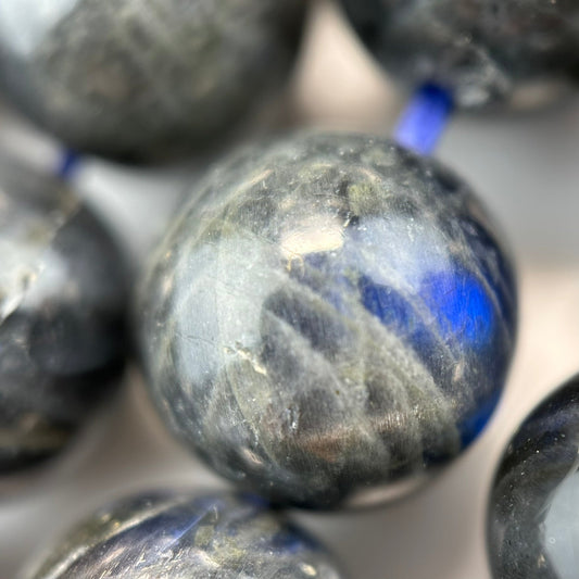 Labradorite Crystal - Black Labradorite close up with blue and gray hues