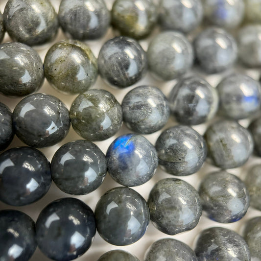 black labradorite gemstone handpicked and verified by Reza Piroznia