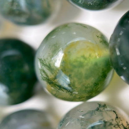 Moss Agate Polished Round Beads  - AAA Quality image 2