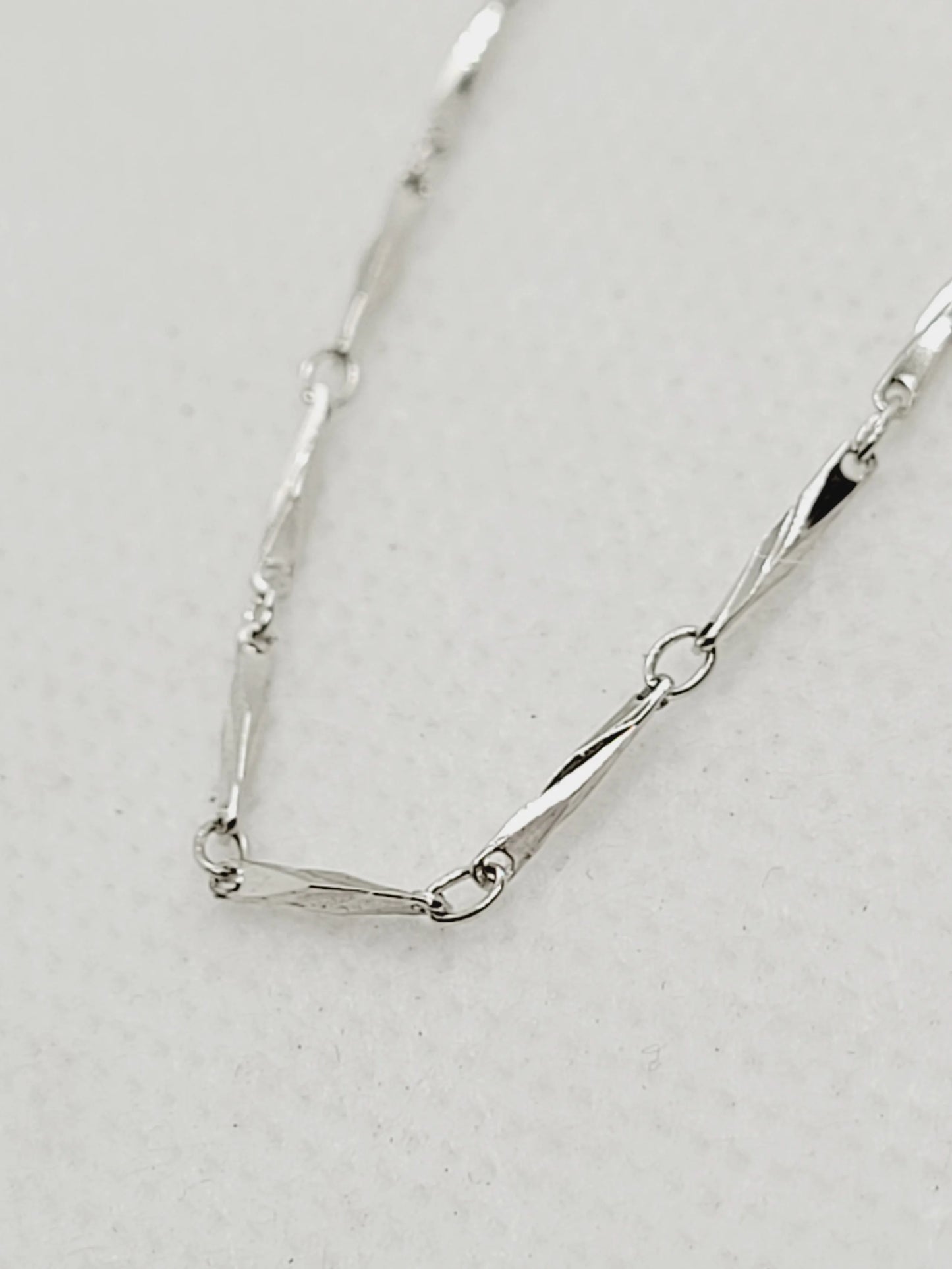 16ÃƒÆ’Ã‚Â¢ÃƒÂ¢Ã¢â‚¬Å¡Ã‚Â¬Ãƒâ€šÃ‚Â 1.5x6mm Twist Chain | 925 Sterling Silver image 0