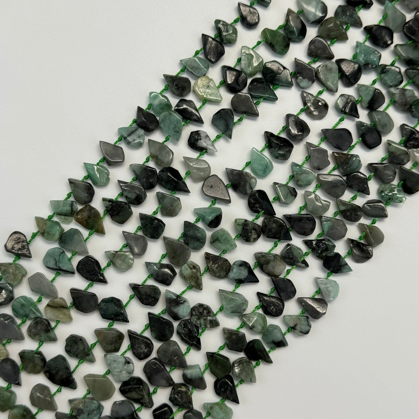 Emerald Pear Shape Side Drill Beads image 2