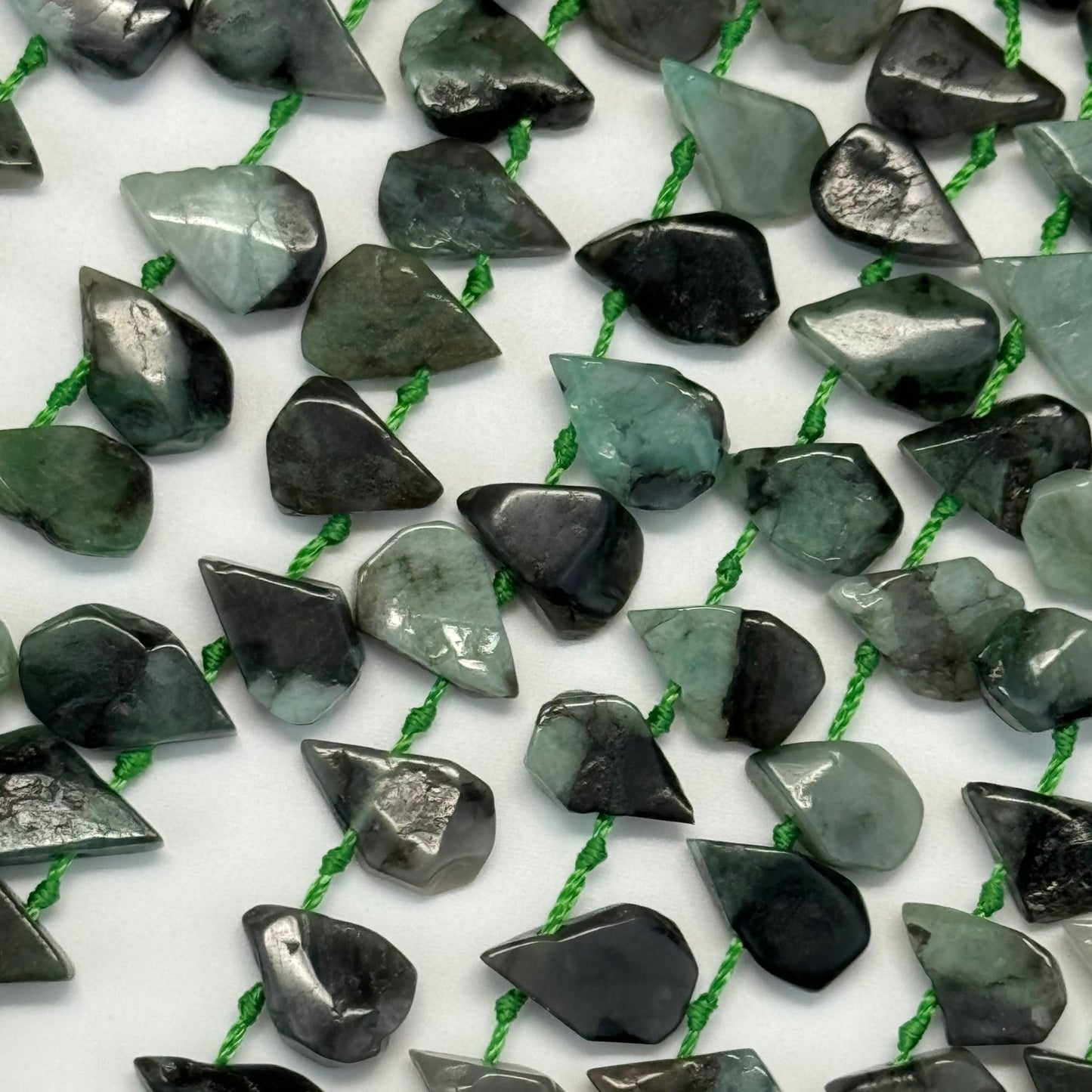 Emerald Pear Shape Side Drill Beads image 3