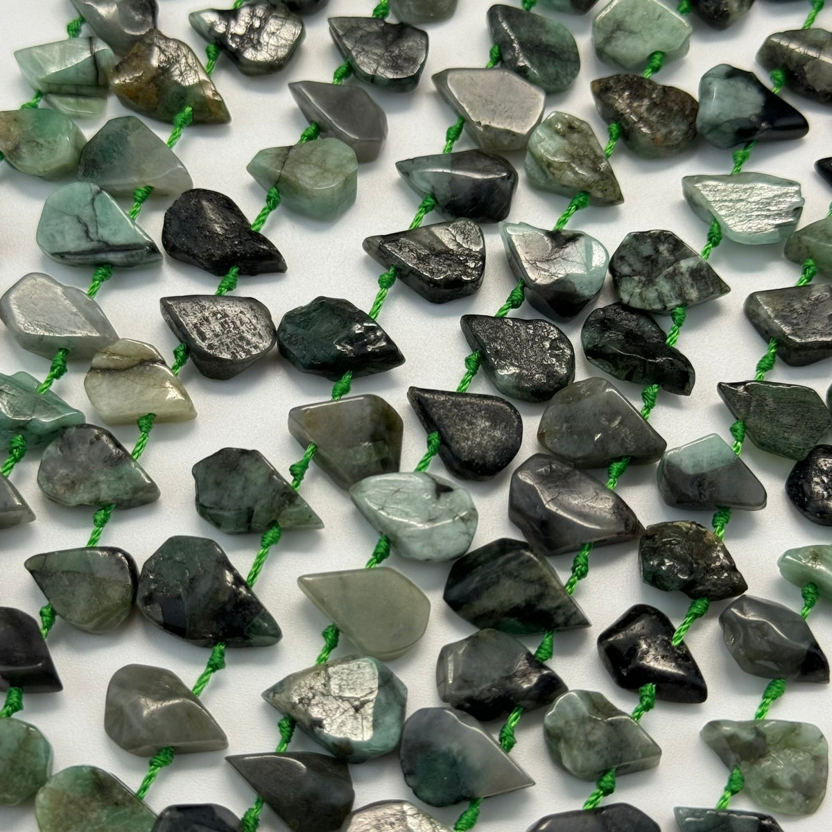 Emerald Pear Shape Side Drill Beads image 5