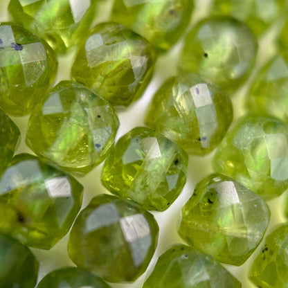 Peridot Square Beads image 4