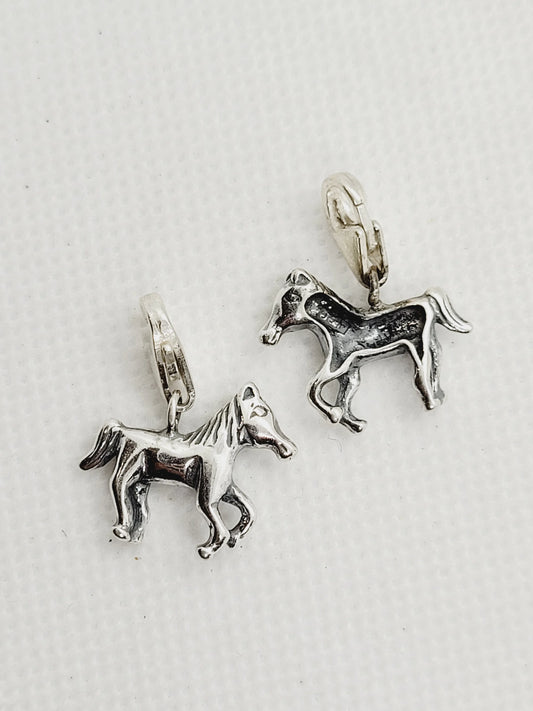 Horse with Tear-drop Clasp | 925 Sterling Silver image 0