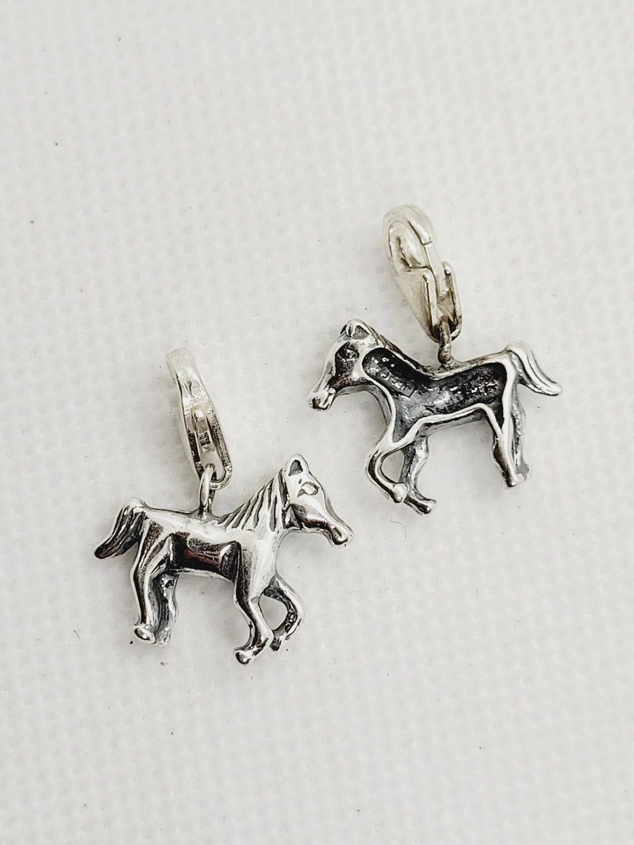 Horse with Tear-drop Clasp | 925 Sterling Silver image 0