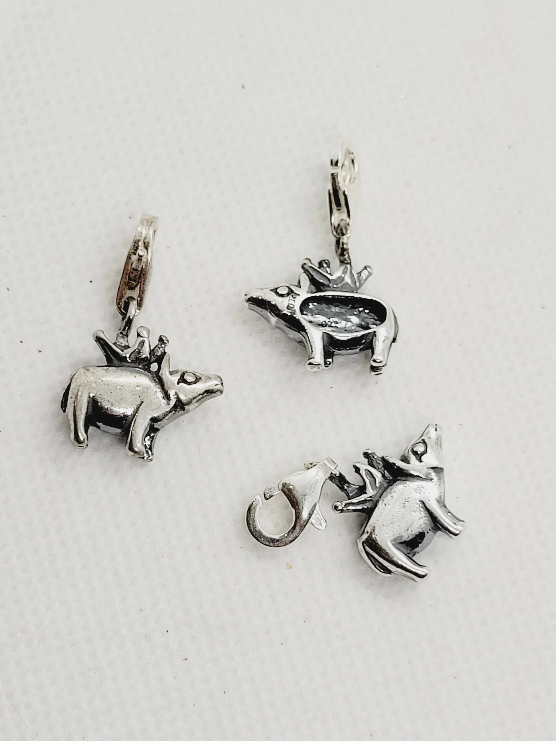 Crowned Pig with Tear-drop Clasp | 925 Sterling Silver image 0