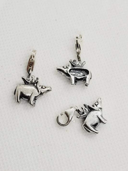 Crowned Pig with Tear-drop Clasp | 925 Sterling Silver image 0