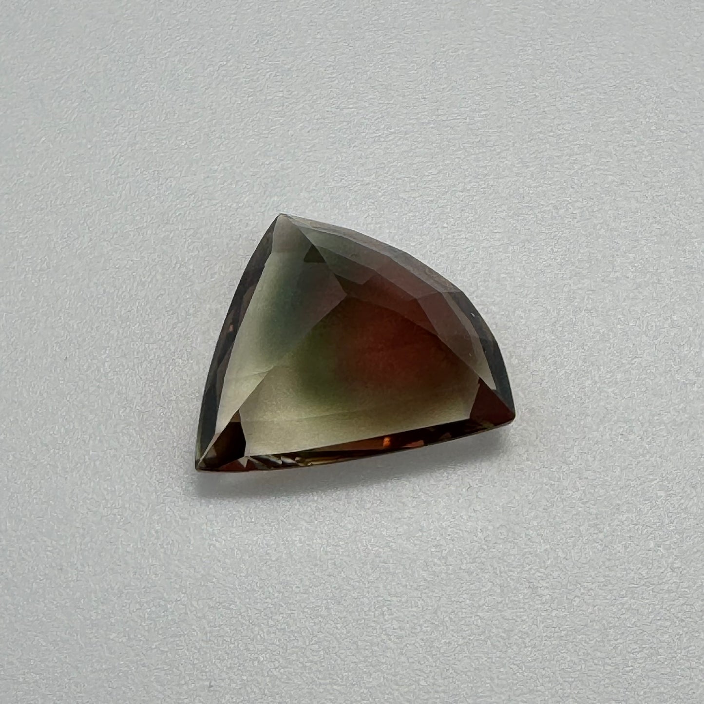 Genuine Oregon Sunstone from USA – Trillion Cut Green, Yellow & Red Gem
