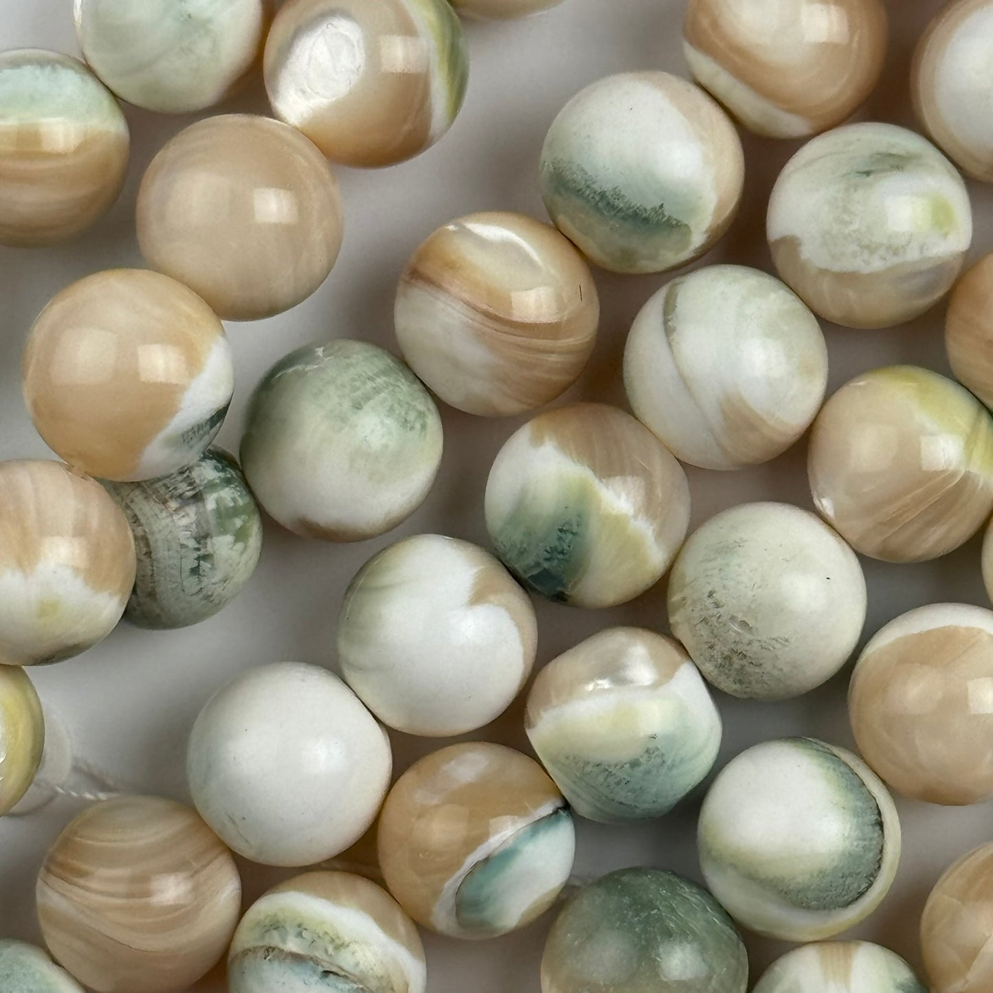 Green Shell Mother Of Pearl Polished Round Beads