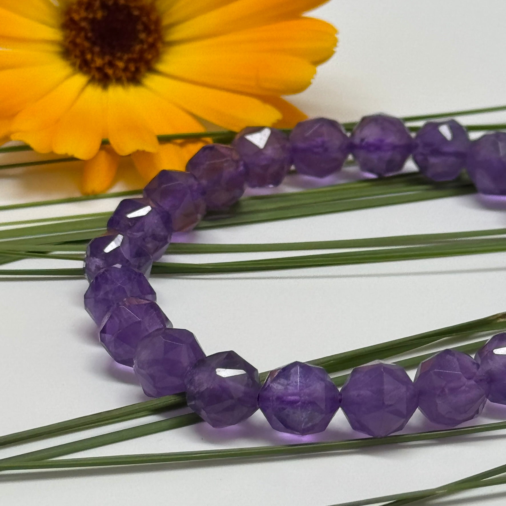 Diamond-Cut Amethyst Beaded Bracelet – Natural Gemstone Accessory - (AAA Quality)
