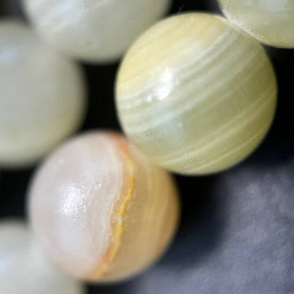 Onyx Stone - Banded Pattern - Round Shape - Polished Finish