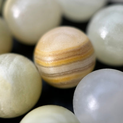 Onyx Stone - Banded Pattern - Round Shape - Polished Finish