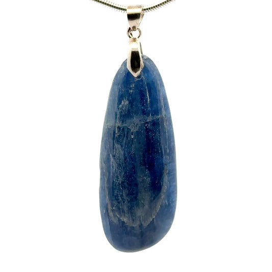 Minimalist Kyanite Pendant – Handmade 925 Sterling Silver Design