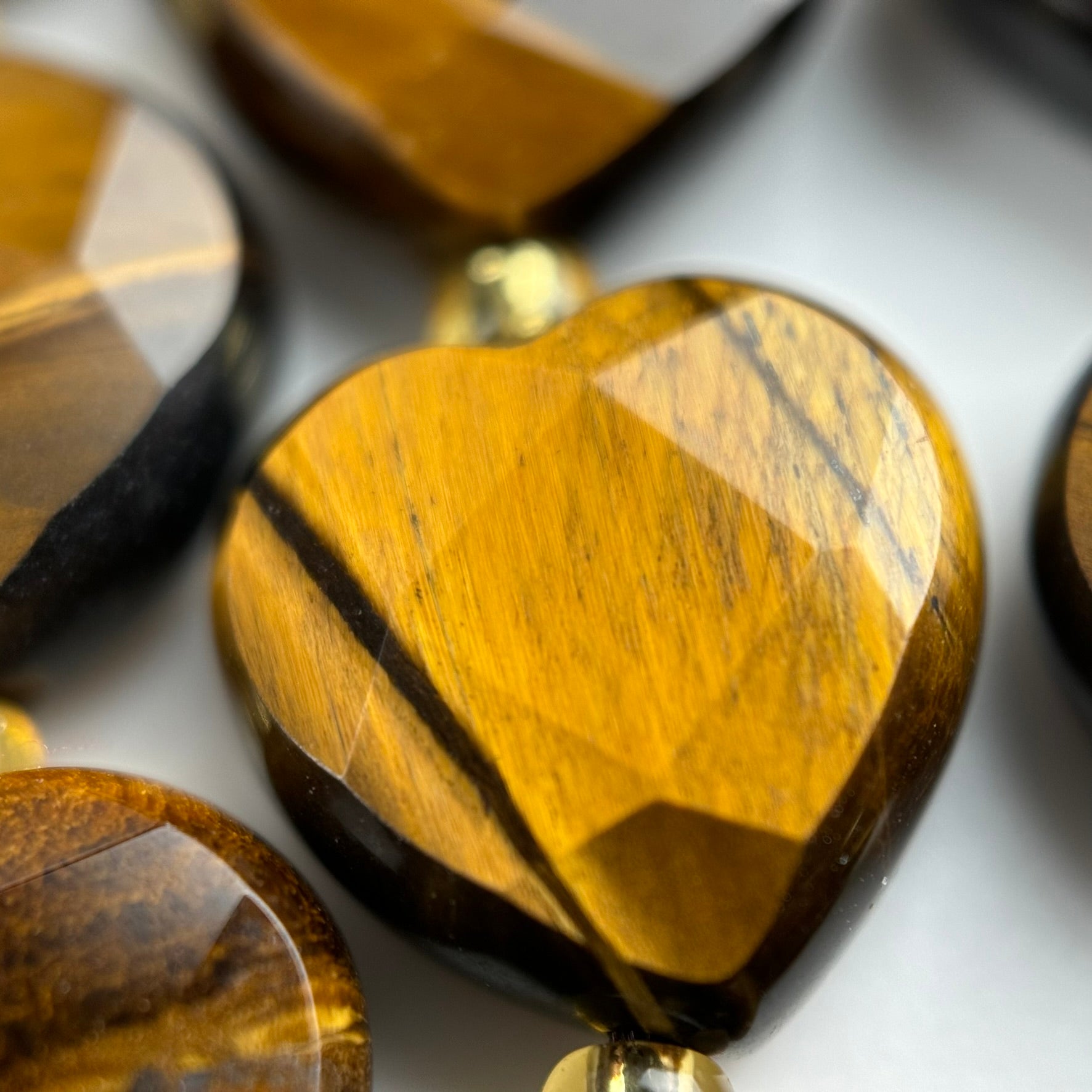 Tiger's Eye Faceted Heart 12ÃƒÆ’Ã†â€™Ãƒâ€ Ã¢â‚¬â„¢ÃƒÆ’Ã‚Â¢ÃƒÂ¢Ã¢â‚¬Å¡Ã‚Â¬ÃƒÂ¢Ã¢â€šÂ¬Ã‚Â12 mm Beads image 2
